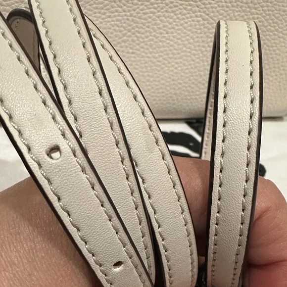 Price Drop ⬇️ Michael Kors Ivory Small Crossbody Bag - Picture 6 of 14